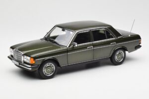 Mercedes 200 W123 Cypress Grün Metallic Händler Edition Norev 1:18 B66040654 Metall