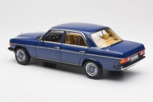 Mercedes 200 W123 Surf Blau Norev 1:18 183710 Metall – Bild 7 von 8