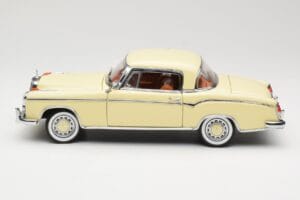 Mercedes 220 SE W128 Coupe Beige Sun Star 1:18 3562 Metall – Bild 4 von 8