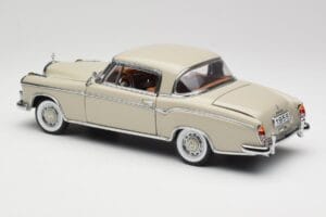 Mercedes 220 SE W128 Coupe Hellgrau Sun Star 1:18 3568 Metall – Bild 7 von 8