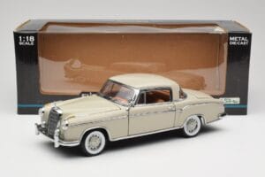 Mercedes 220 SE W128 Coupe Hellgrau Sun Star 1:18 3568 Metall – Bild 8 von 8