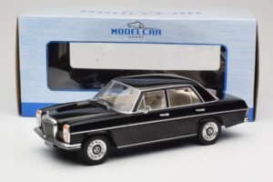 Mercedes 220D W115 Schwarz MCG 1:18 MCG18117 Metall – Bild 6 von 6