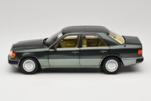 Mercedes 230E W124 Night Green Metallic Norev 1:18 183952 Metall – Bild 4 von 8