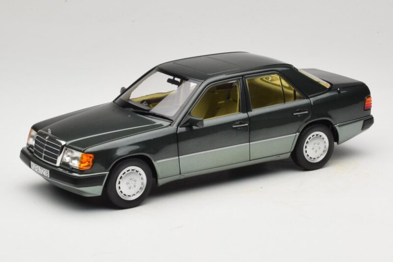 Mercedes 230E W124 Night Green Metallic Norev 1:18 183952 Metall
