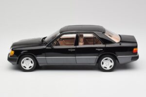 Mercedes 230E W124 AMG Wheels Schwarz Limitierte Auflage Norev 1:18 183950 Metall – Bild 4 von 12
