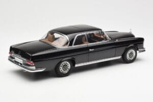 Mercedes 280 SE W111 Coupe Schwarz AUTOart 1:18 76286 Metall – Bild 3 von 8