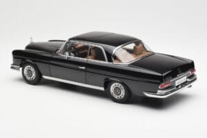Mercedes 280 SE W111 Coupe Schwarz AUTOart 1:18 76286 Metall – Bild 7 von 8