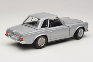 Mercedes 280 SL W113 Berlina Silber Techno Giodi 1:18 F14051030 Metall – Bild 3 von 8