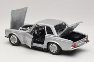 Mercedes 280 SL W113 Berlina Silber Techno Giodi 1:18 F14051030 Metall – Bild 5 von 8