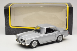 Mercedes 280 SL W113 Berlina Silber Techno Giodi 1:18 F14051030 Metall – Bild 8 von 8