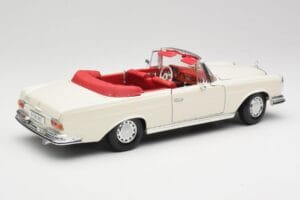 Mercedes 280SE W108 Ivory Weiss Maisto 1:18 50223 Metall – Bild 3 von 8