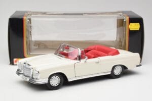 Mercedes 280SE W108 Ivory Weiss Maisto 1:18 50223 Metall – Bild 8 von 8