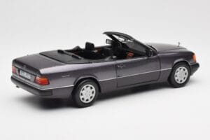 Mercedes 300 CE-24 W124 Cabriolet Lila Metallic Norev 1:18 183567 Metall – Bild 4 von 10