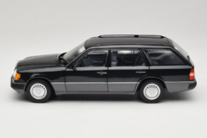 Mercedes 300 D W124 Kombi Schwarz Norev 1:18 183960 Metall – Bild 4 von 8
