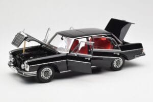 Mercedes 300 SEL 6.3 W109 Schwarz AUTOart 1:18 76140 Metall – Bild 2 von 8
