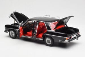 Mercedes 300 SEL 6.3 W109 Schwarz AUTOart 1:18 76140 Metall – Bild 5 von 8
