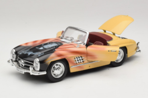 Mercedes 300 SL Roadster Rosemarie Muster Limitierte Auflage 18/27 Bburago 1:18 3023-M1 Metall – Bild 2 von 8