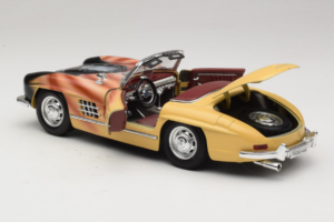 Mercedes 300 SL Roadster Rosemarie Muster Limitierte Auflage 18/27 Bburago 1:18 3023-M1 Metall – Bild 5 von 8