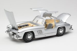 Mercedes 300 SL Silber Bburago 1:18 3013 Metall – Bild 2 von 8