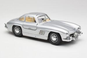 Mercedes 300 SL Silber Bburago 1:18 3013 Metall – Bild 6 von 8