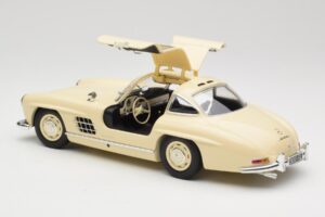 Mercedes 300 SL W198 Creme Minichamps 1:18 110037212 Metall – Bild 5 von 8