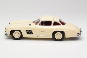 Mercedes 300 SL W198 Creme Mit Rotem Interieur Minichamps 1:18 180039002 Metall – Bild 4 von 8