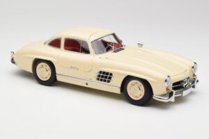 Mercedes 300 SL W198 Creme Mit Rotem Interieur Minichamps 1:18 180039002 Metall – Bild 6 von 8