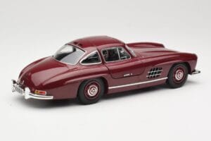 Mercedes 300 SL W198 Gullwing Dunkelrot Minichamps 1:18 110037218 Metall – Bild 3 von 8