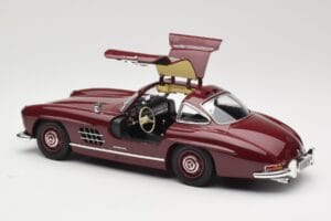 Mercedes 300 SL W198 Gullwing Dunkelrot Minichamps 1:18 110037218 Metall – Bild 5 von 8