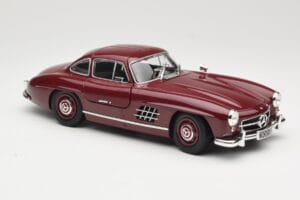 Mercedes 300 SL W198 Gullwing Dunkelrot Minichamps 1:18 110037218 Metall – Bild 6 von 8