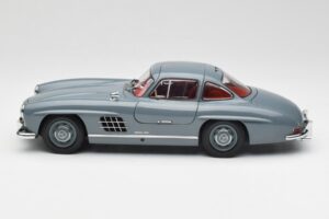 Mercedes 300 SL W198 Graphite Grau Minichamps 1:18 180039005 Metall – Bild 4 von 8