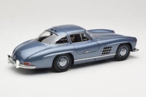 Mercedes 300 SL W198 Gullwing Light Blue Metallic Minichamps 1:18 110037220 Metall – Bild 3 von 8