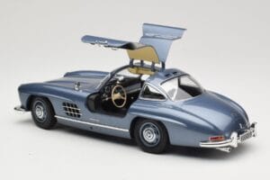 Mercedes 300 SL W198 Gullwing Light Blue Metallic Minichamps 1:18 110037220 Metall – Bild 5 von 8