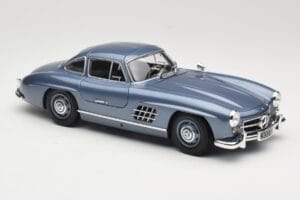 Mercedes 300 SL W198 Gullwing Light Blue Metallic Minichamps 1:18 110037220 Metall – Bild 6 von 8