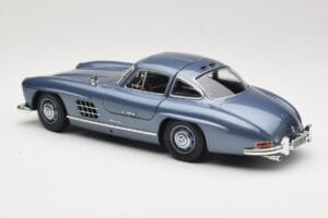 Mercedes 300 SL W198 Gullwing Light Blue Metallic Minichamps 1:18 110037220 Metall – Bild 7 von 8