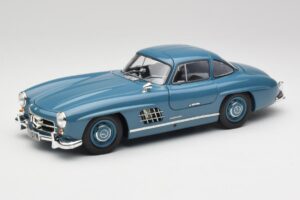 Mercedes 300 SL W198 Hellblau Minichamps 1:18 180039007 Metall