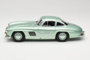 Mercedes 300 SL W198 Gullwing Light Green Metallic Minichamps 1:18 110037221 Metall – Bild 4 von 8