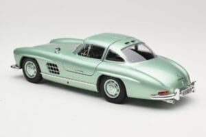 Mercedes 300 SL W198 Gullwing Light Green Metallic Minichamps 1:18 110037221 Metall – Bild 7 von 8