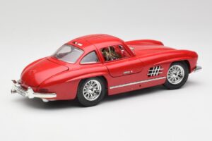 Mercedes 300 SL W198 Red Metallic Bburago 1:18 3013-M1 Metall – Bild 3 von 8