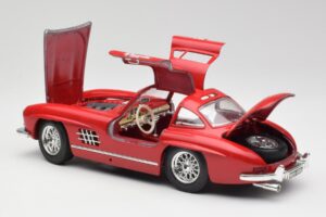 Mercedes 300 SL W198 Red Metallic Bburago 1:18 3013-M1 Metall – Bild 5 von 8