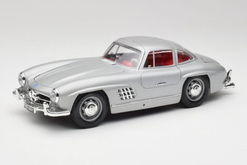 Mercedes 300 SL W198 Gullwing Silber Grau Bburago 1:18 3513 Metall