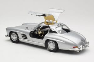 Mercedes 300 SL W198 Gullwing Silber Minichamps 1:18 110037210 Metall – Bild 5 von 8