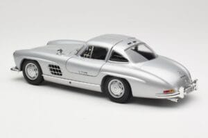 Mercedes 300 SL W198 Gullwing Silber Minichamps 1:18 110037210 Metall – Bild 7 von 8