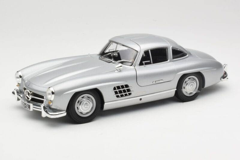 Mercedes 300 SL W198 Gullwing Silber Minichamps 1:18 110037210 Metall