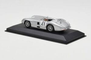 Mercedes 300 SLR #21 K. Kling / A. Simon 24 Hours of Le Mans 1955 Minichamps 1:43 432553021 Metall – Bild 3 von 4