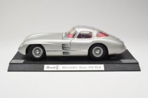 Mercedes 300 SLR Silber Revell 1:12 08851 Metall – Bild 4 von 8