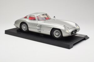 Mercedes 300 SLR Silber Revell 1:12 08851 Metall – Bild 6 von 8