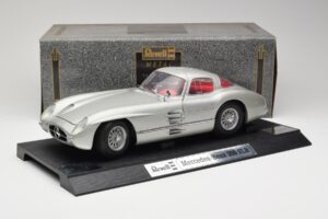 Mercedes 300 SLR Silber Revell 1:12 08851 Metall – Bild 8 von 8