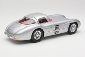 Mercedes 300 SLR Uhlenhaut Coupe Silber Maisto 1:18 36898 Metall – Bild 3 von 8
