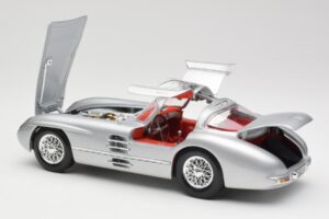 Mercedes 300 SLR Uhlenhaut Coupe Silber Maisto 1:18 36898 Metall – Bild 5 von 8